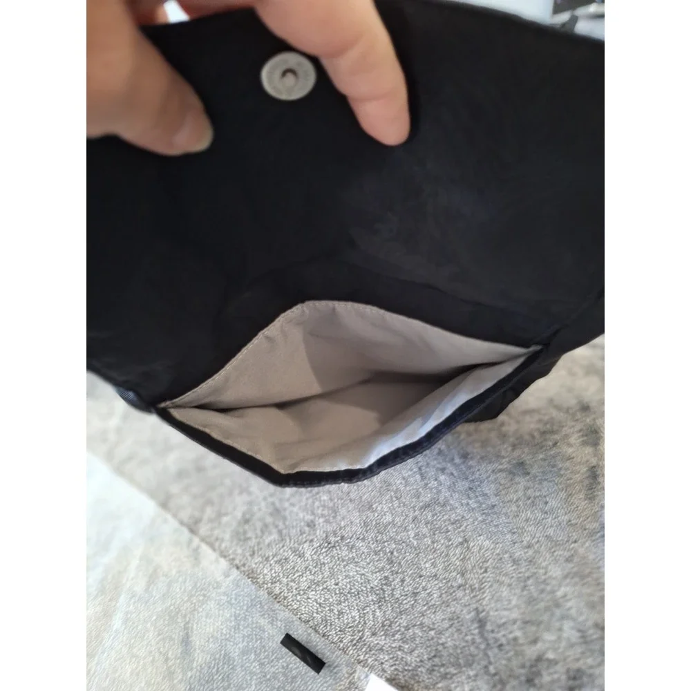 Baggallini Nylon Crossbody Bag Purse Womens Medium Black On The Go‎ Hiking